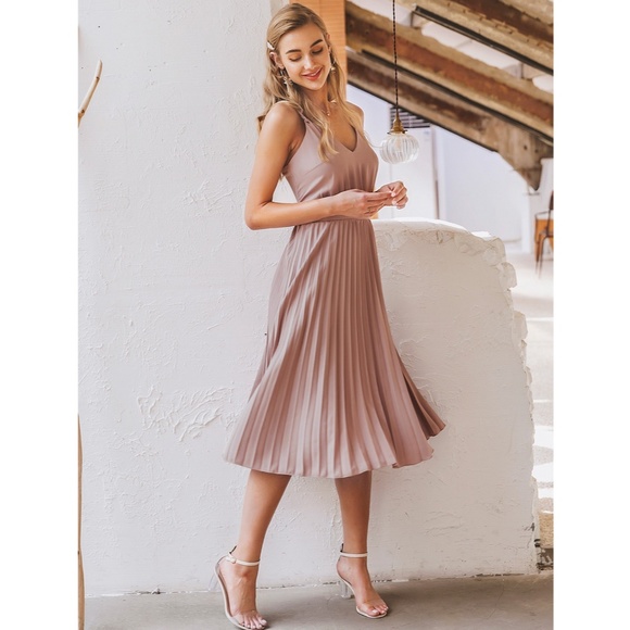 Pastel Pink Pleated V-Neck Dress - Picture 7 of 16